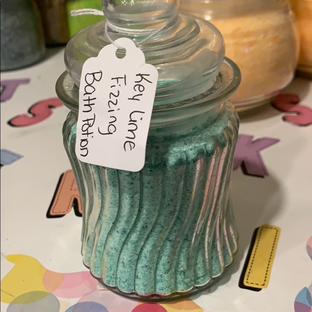 Key lime fizzing bath salts